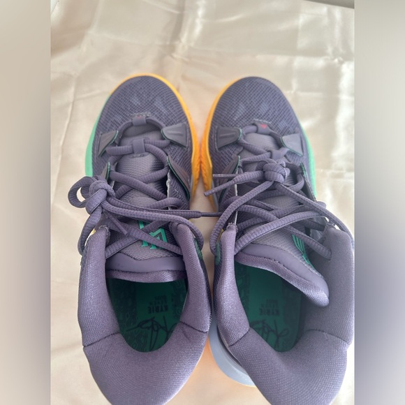 Nike Kyrie 7 (GS) DayBreak Size 4Y CT4080-500 Brand New - Picture 6 of 10